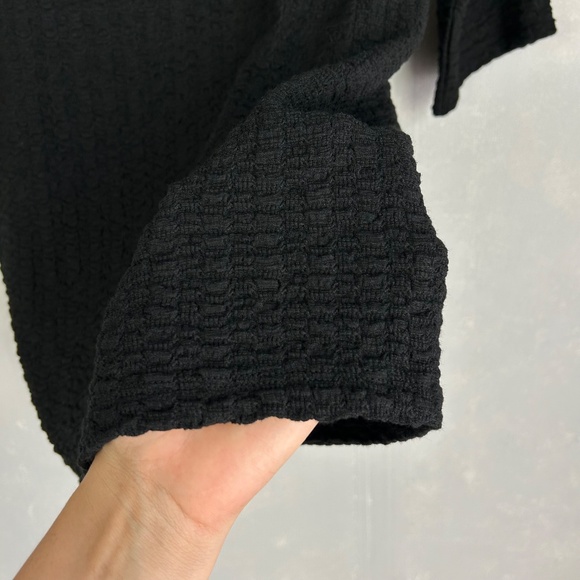 Vince women size L v-neck smocked textured top black cotton stretch - Picture 7 of 10